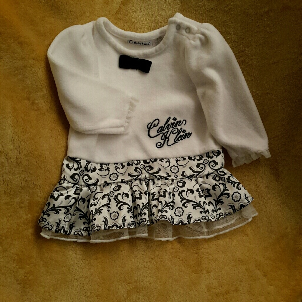 Calvin Klein Dress (Black/White) L-6